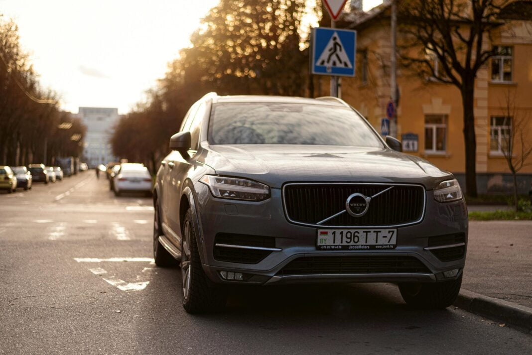 pexels-vitali-adutskevich-17177908 Volvo